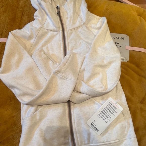 Lululemon Scuba Hoodie III - Picture 2 of 3